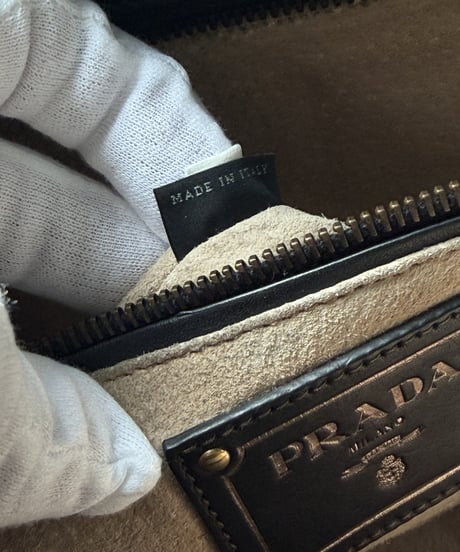 PRADA カーフレザーバッグ