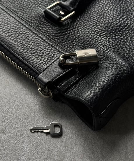 LOUIS VUITTON トリヨンレザーバッグ ブラック