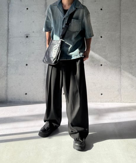 PRADA レザーショルダーバッグ