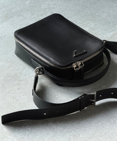 PRADA サフィアーノショルダーバッグ
