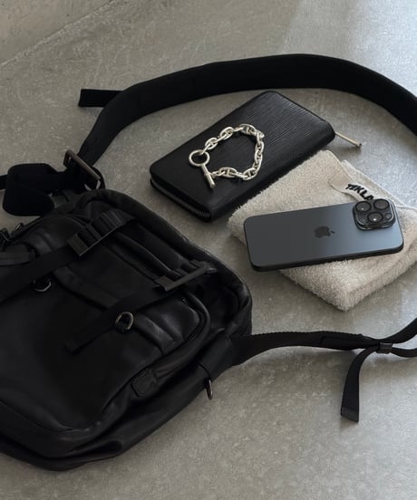 PRADA レザーショルダーバッグ