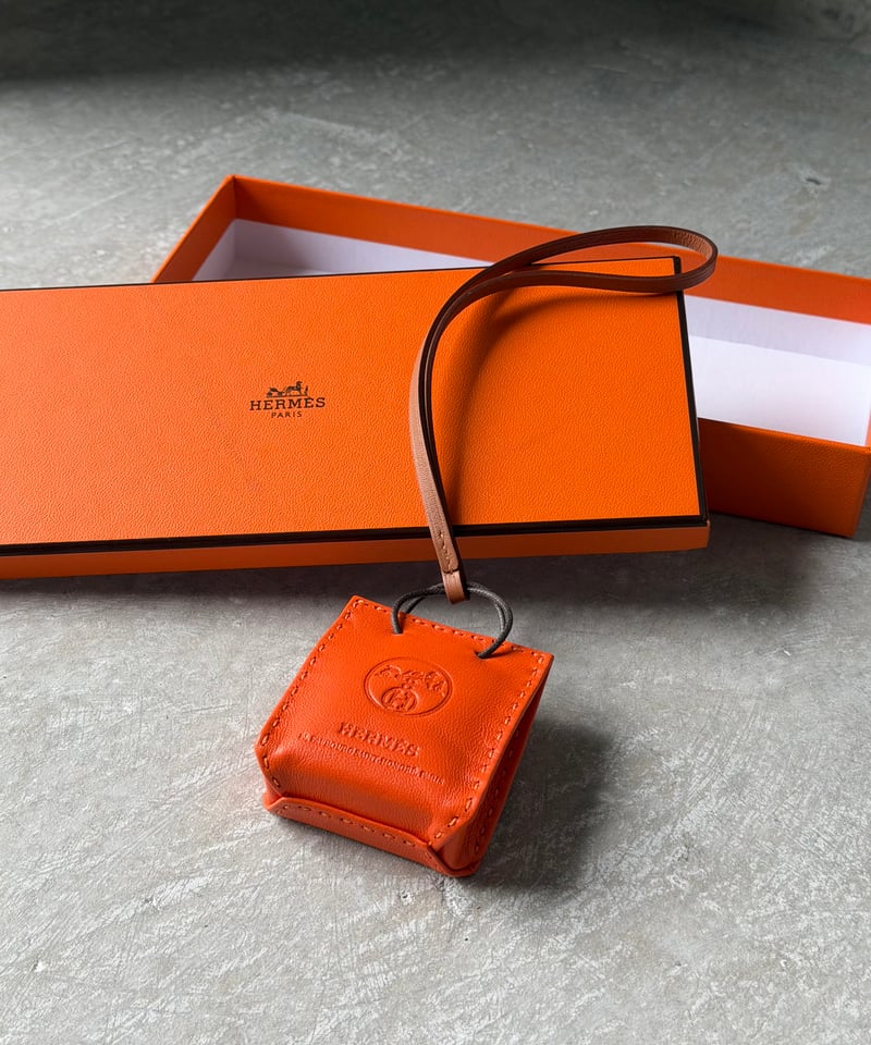 HERMES サック・オランジュ ショップバッグ チャーム オレンジ | SONTÉ