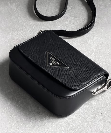 PRADA レザーショルダーバッグ Identity