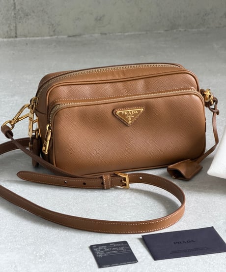 PRADA サフィアーノ SAFFIANO LUX