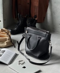 LOUIS VUITTON トリヨンレザーバッグ ブラック