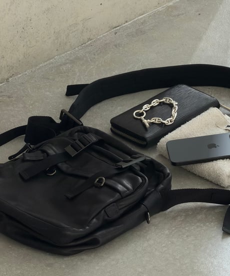 PRADA レザーショルダーバッグ