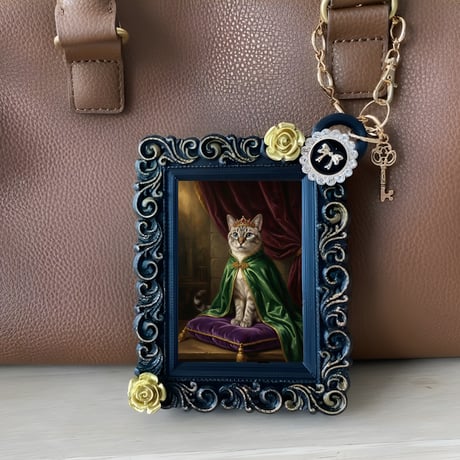 猫（シャム猫）バッグチャーム ルネサンス風 ブラック額縁デザイン