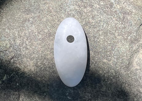糸魚川翡翠　大珠　白　32mm / Itoigawa Jadeite TAISHU