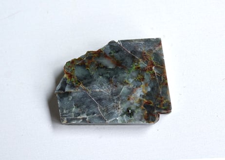 スイス産アルパイン翡翠　48.5g / Swiss Alpine Jadeite
