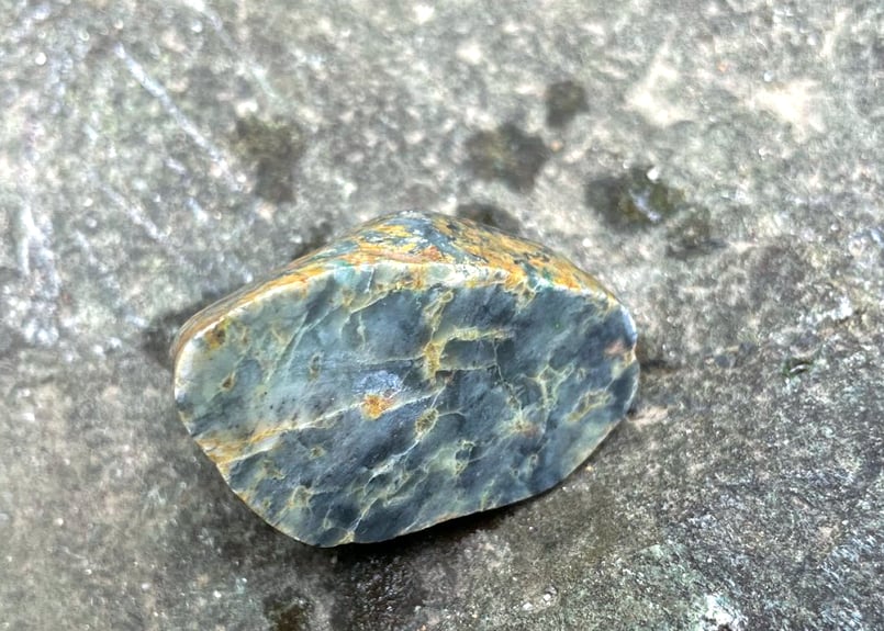 スイス産アルパイン翡翠 61g / Swiss Alpine Jadeite | SPIRIT