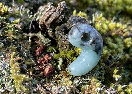 糸魚川翡翠　古代型勾玉　アップルグリーン　23mm / Itoigawa Jadeite MAGATAMA