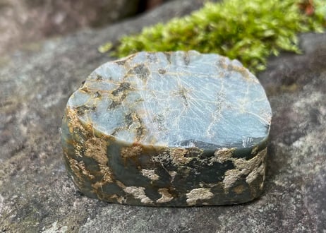スイス産アルパイン翡翠　64g / Swiss Alpine Jadeite