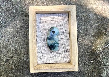 糸魚川翡翠　獣型勾玉　圧搾翡翠　30mm / Itoigawa Jadeite MAGATAMA