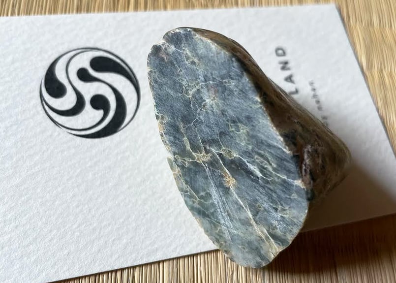 スイス産アルパイン翡翠 61g / Swiss Alpine Jadeite | SPIRIT