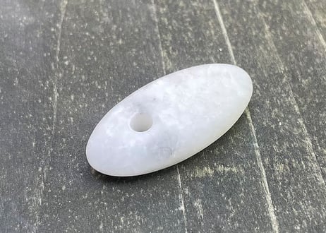 糸魚川翡翠　大珠　白　32mm / Itoigawa Jadeite TAISHU