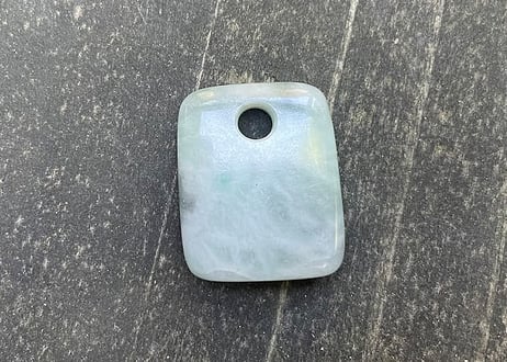 糸魚川翡翠　垂飾　透明緑　22mm / Itoigawa Jadeite SUISHOKU