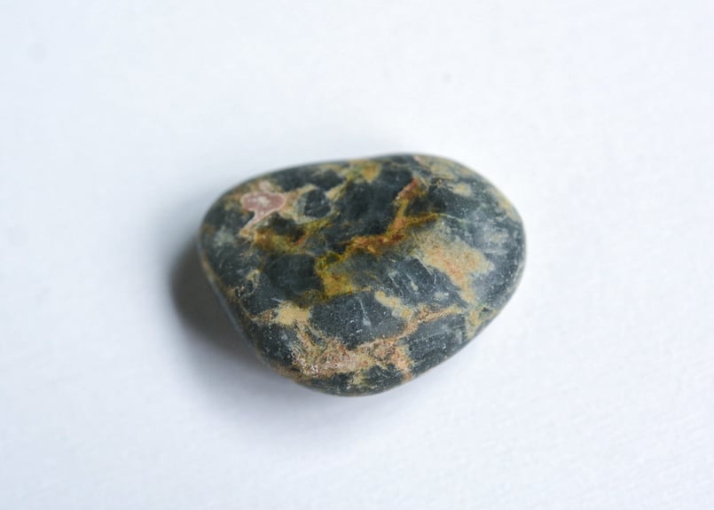 スイス産アルパイン翡翠 13.5g / Swiss Alpine Jadeite | SPIR