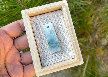 糸魚川翡翠　垂飾　白緑マット　33mm / Itoigawa Jadeite SUISHOKU