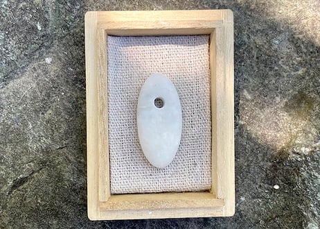 糸魚川翡翠　大珠　白　32mm / Itoigawa Jadeite TAISHU