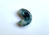 糸魚川翡翠　弥生型勾玉　圧搾翡翠 20mm / Itoigawa Jadeite MAGATAMA