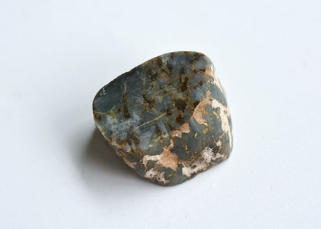 スイス産アルパイン翡翠　64g / Swiss Alpine Jadeite