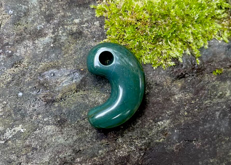 出雲石　 真名井型勾玉　グリーン　33mm / Izumo Ishi MAGATAMA