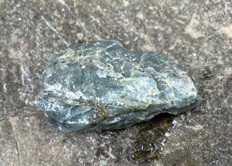 スイス産アルパイン翡翠　72.5g / Swiss Alpine Jadeite