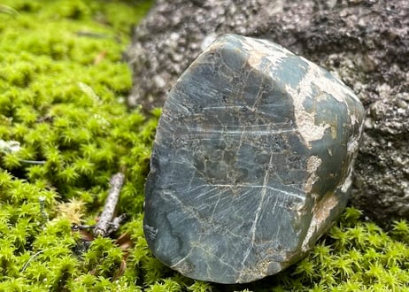 スイス産アルパイン翡翠　64g / Swiss Alpine Jadeite
