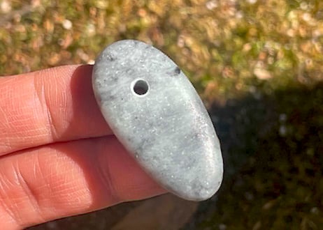 糸魚川翡翠　古代発掘型大珠　黒灰　36mm / Itoigawa Jadeite TAISHU