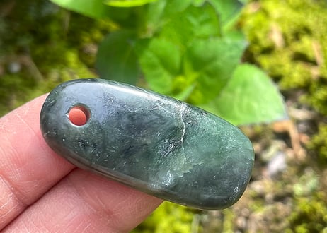 糸魚川ネフライト　古代発掘型垂飾　濃緑 / Itoigawa Nephrite TAISHU