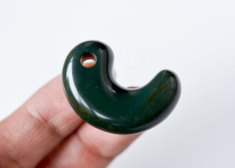 出雲石　 真名井型勾玉　グリーン　33mm / Izumo Ishi MAGATAMA