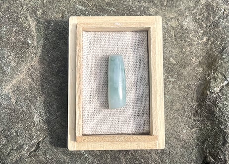 糸魚川翡翠　垂飾　宝石質緑　33mm / Itoigawa Jadeite SUISHOKU