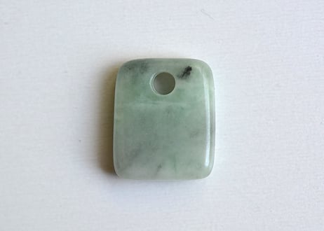糸魚川翡翠　垂飾　透明緑　22mm / Itoigawa Jadeite SUISHOKU
