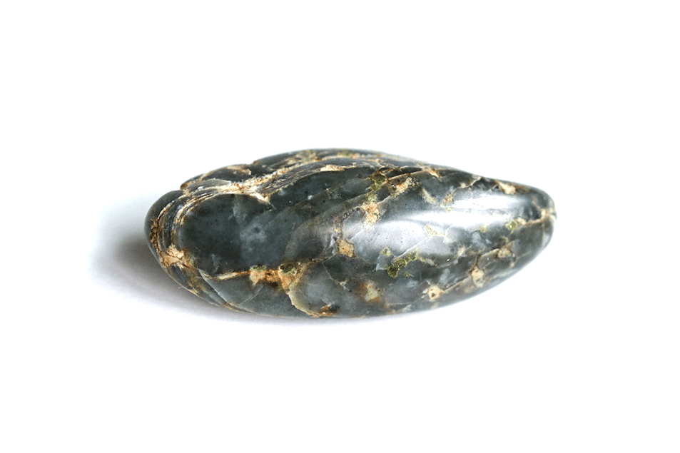中国·大平安·天然翡翠　根付 　掛け物 H44-4 スイス産アルパイン翡翠 42.9g / Swiss Alpine Jadeite | SPIR