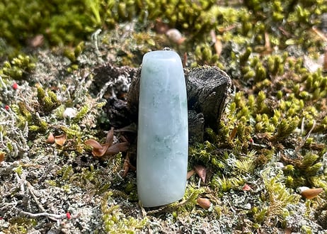 糸魚川翡翠　垂飾　宝石質緑　33mm / Itoigawa Jadeite SUISHOKU