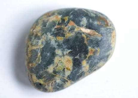 スイス産アルパイン翡翠　13.5g / Swiss Alpine Jadeite