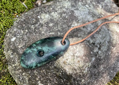 糸魚川ネフライト　縄文大珠　57mm / Itoigawa Nephrite TAISHU