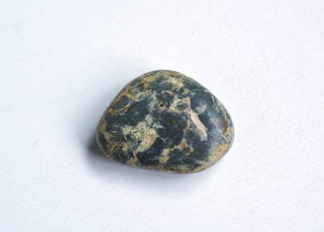 スイス産アルパイン翡翠　13.5g / Swiss Alpine Jadeite
