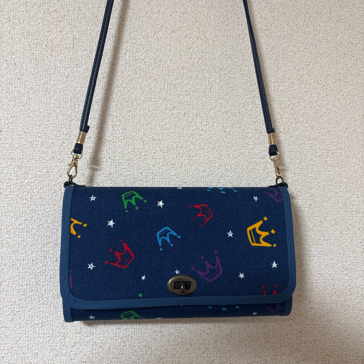 ハンドメイド お財布バッグ ※ショルダー紐(合皮)付き | Delphinus