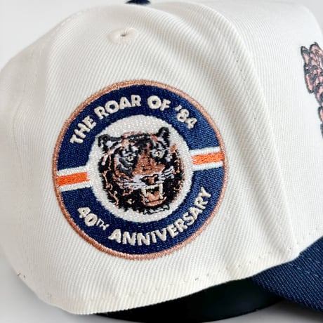 USA買付  "ROAR OF '84" Tiger D Snapback Cap – Ivory × Navy　 NE-26
