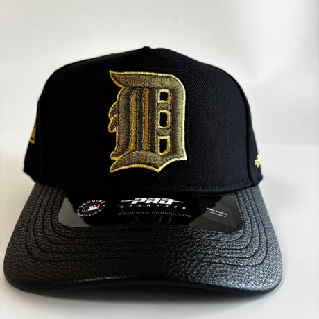 USA買付 PRO STANDARD Detroit Tigers Pro Pinch Strapback Black Gold Leather Visor Cap　US-10