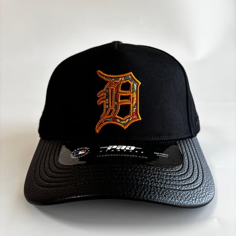 USA買付 PRO STANDARD Detroit Tigers Pro Pinch Strapback Black Leather Visor Cap　US-07