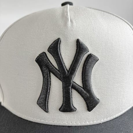 USA買付　Fanatics New York Yankees Classic Two Tone Snapback CAP　IVORY × CHARCOAL GRAY　 US-01
