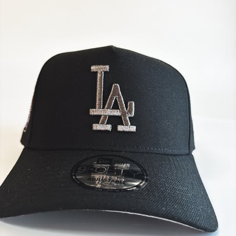 USA買付 New Era LA World Series 2025 Black Prime Edition 9FORTY A-Frame  　NE-05