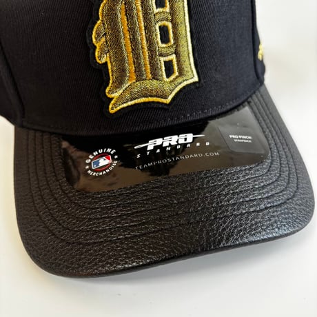 USA買付 PRO STANDARD Detroit Tigers Pro Pinch Strapback Black Gold Leather Visor Cap　US-10