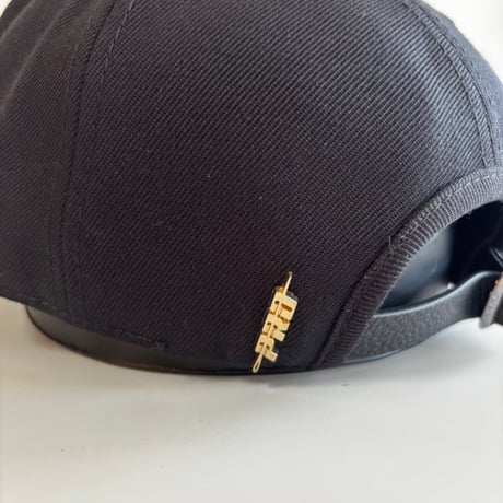USA買付 PRO STANDARD Detroit Tigers Pro Pinch Strapback Black Gold Leather Visor Cap　US-10