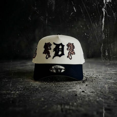USA買付  "ROAR OF '84" Tiger D Snapback Cap – Ivory × Navy　 NE-26