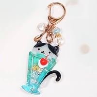 猫ちゃん喫茶店シェイカーキーホルダー（クリームソーダ）