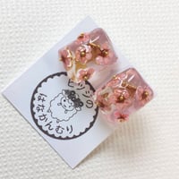 こでまりの立体イヤリング