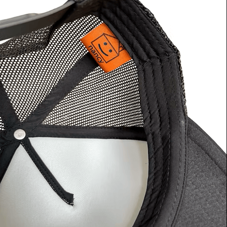 NANCY BURROUGHS TRUCKER WHITE/BLACK